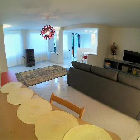 公寓 La Tana Del Riccio - Bilocale Con Giardino E Jacuzzi Sulla Collina Di