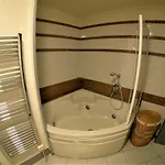 아파트 La Tana Del Riccio - Bilocale Con Giardino E Jacuzzi Sulla Collina Di *