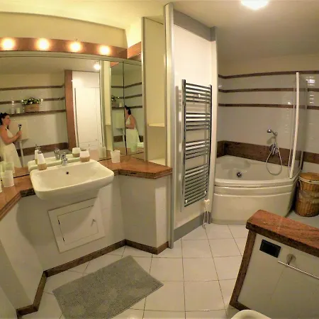 La Tana Del Riccio - Bilocale Con Giardino E Jacuzzi Sulla Collina Di Aosta