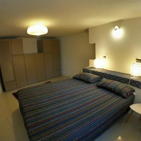 La Tana Del Riccio - Bilocale Con Giardino E Jacuzzi Sulla Collina Di Appartement Aosta