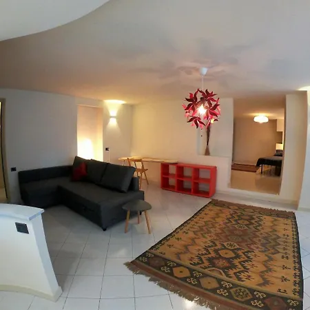 La Tana Del Riccio - Bilocale Con Giardino E Jacuzzi Sulla Collina Di Apartment *