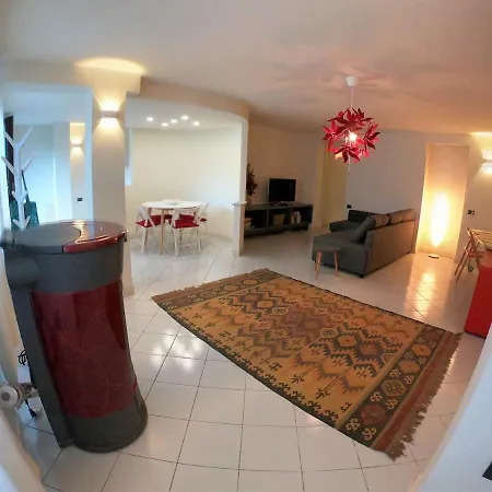 Apartment La Tana Del Riccio - Bilocale Con Giardino E Jacuzzi Sulla Collina Di