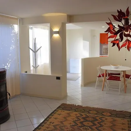 La Tana Del Riccio - Bilocale Con Giardino E Jacuzzi Sulla Collina Di Apartment *