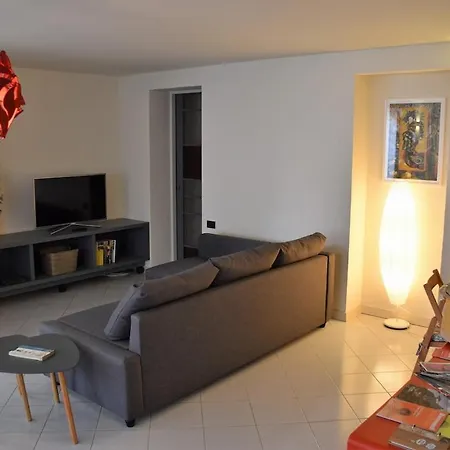 La Tana Del Riccio - Bilocale Con Giardino E Jacuzzi Sulla Collina Di Apartment *